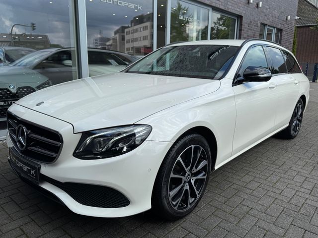 MERCEDES-BENZ E220d T Avantgarde Night Multibeam Burmester ACC