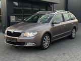 Skoda Superb Elegance ALCANT/MEMRY/Bi-XEN/PDC+ - Skoda Superb aus 2011: Kombi