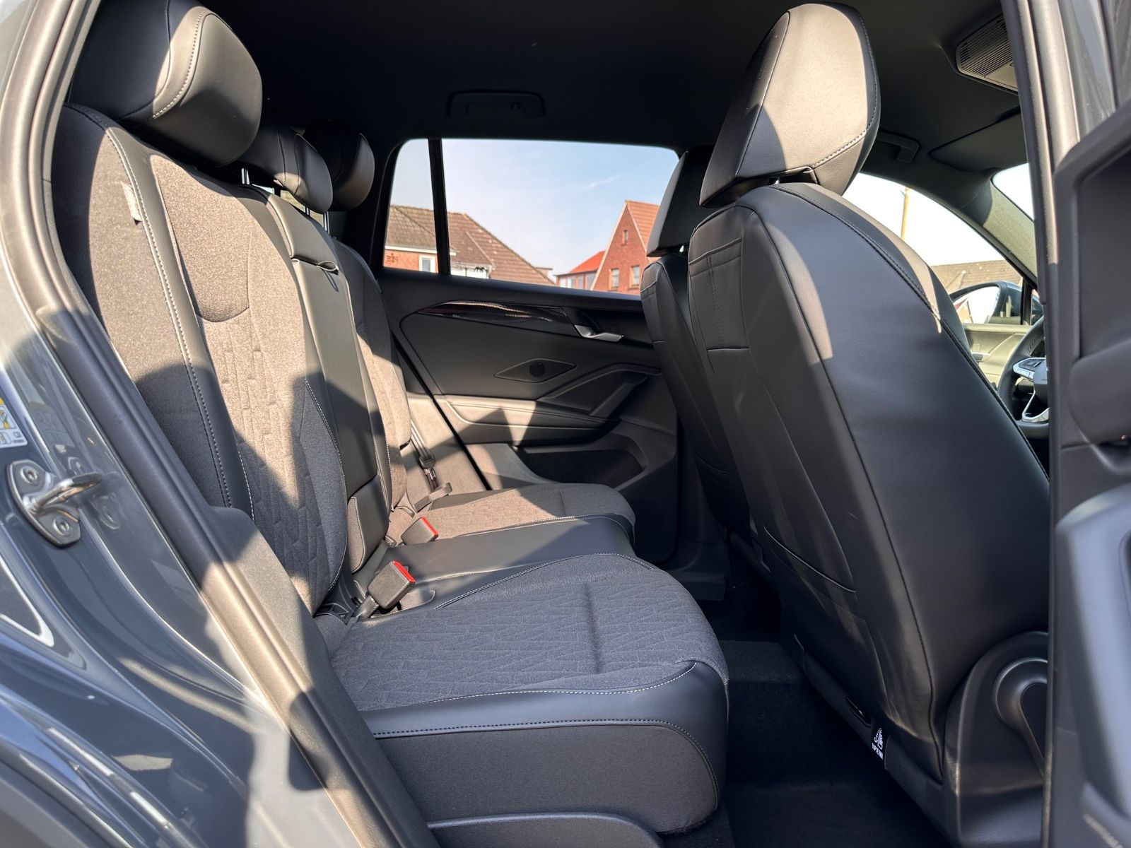 Fahrzeugabbildung Volkswagen Tiguan Life 1.5 e-Hybrid DSG ACC/APP/PDC/LED+