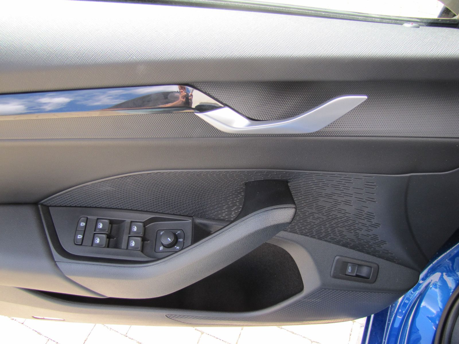 Fahrzeugabbildung SKODA Octavia Combi Sportline 2.0 TDI 150PS DSG