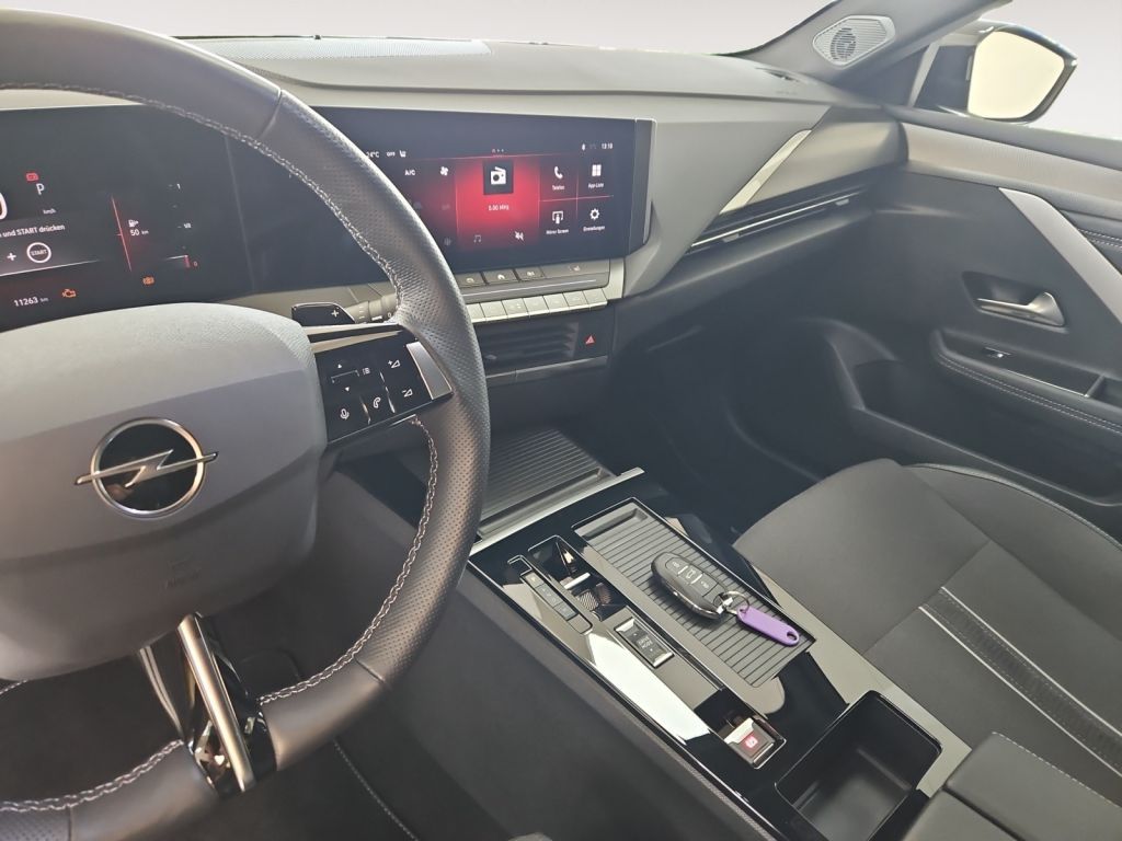 Fahrzeugabbildung Opel Astra Sports Tourer 1.2 Turbo Automatik GS Navi