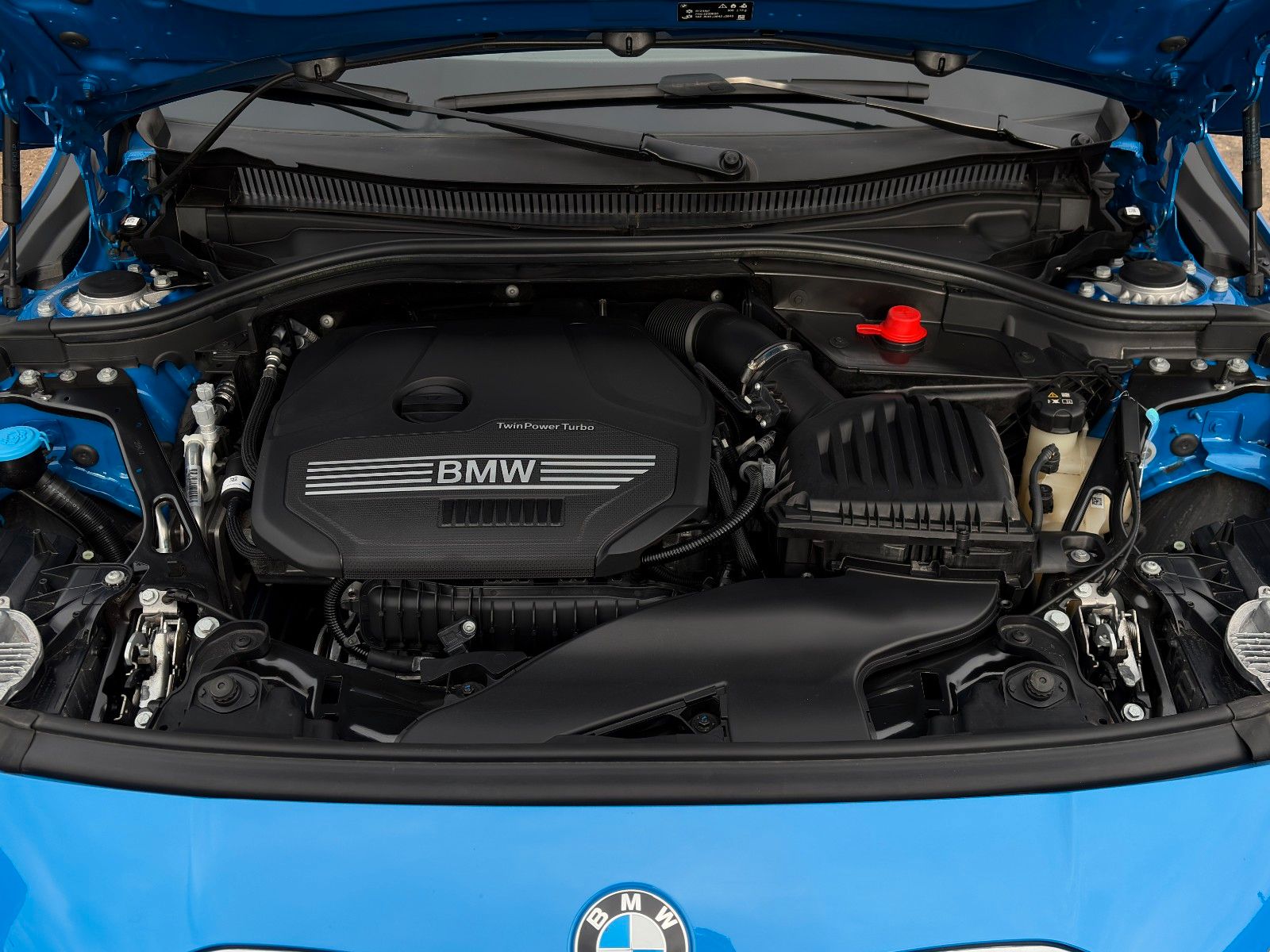 Fahrzeugabbildung BMW 118i M Sport Leder PANO TEMP CAM LED HiFi