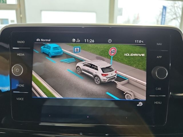 Fahrzeugabbildung Volkswagen T-Roc 1.5 TSI DSG R-Line NAVI AHK LED RFK SHZ