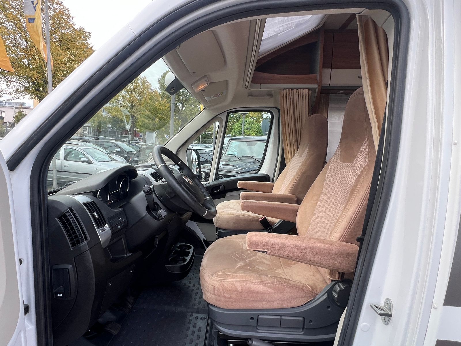 Fahrzeugabbildung Carado T 348 FIAT DUCATO 150 PS *1.HAND*DACHKLIMA*