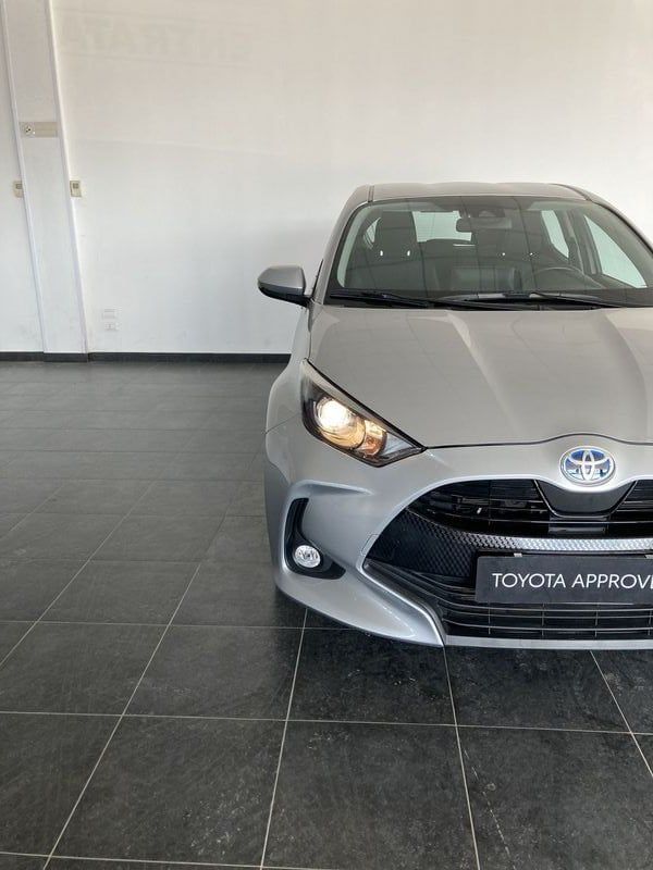 Toyota Yaris Hybrid Active MY22 imagem 3