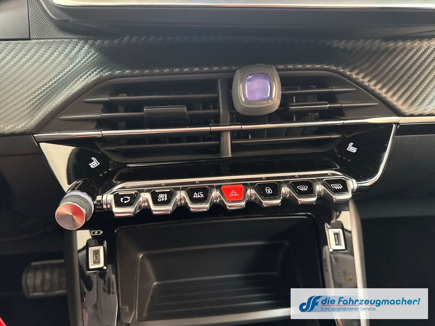 Fahrzeugabbildung Peugeot 2008 Active Pack 1.2 PureTech 130 LED Apple CarP