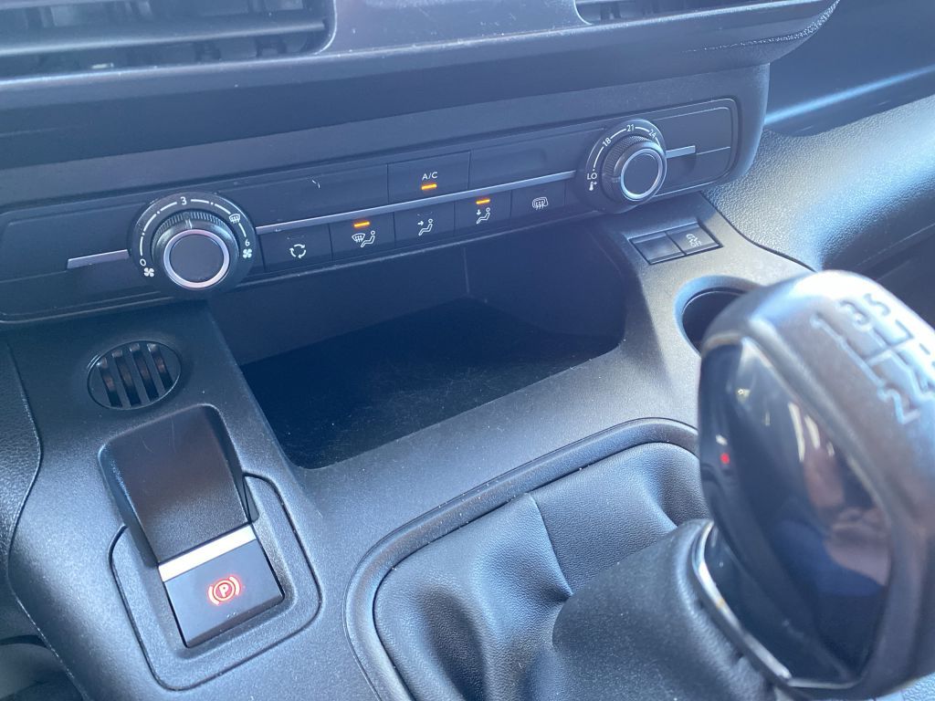 Fahrzeugabbildung Citroën Berlingo 1.5 BlueHDi 100 XL EHZ Club *Rückfahrka