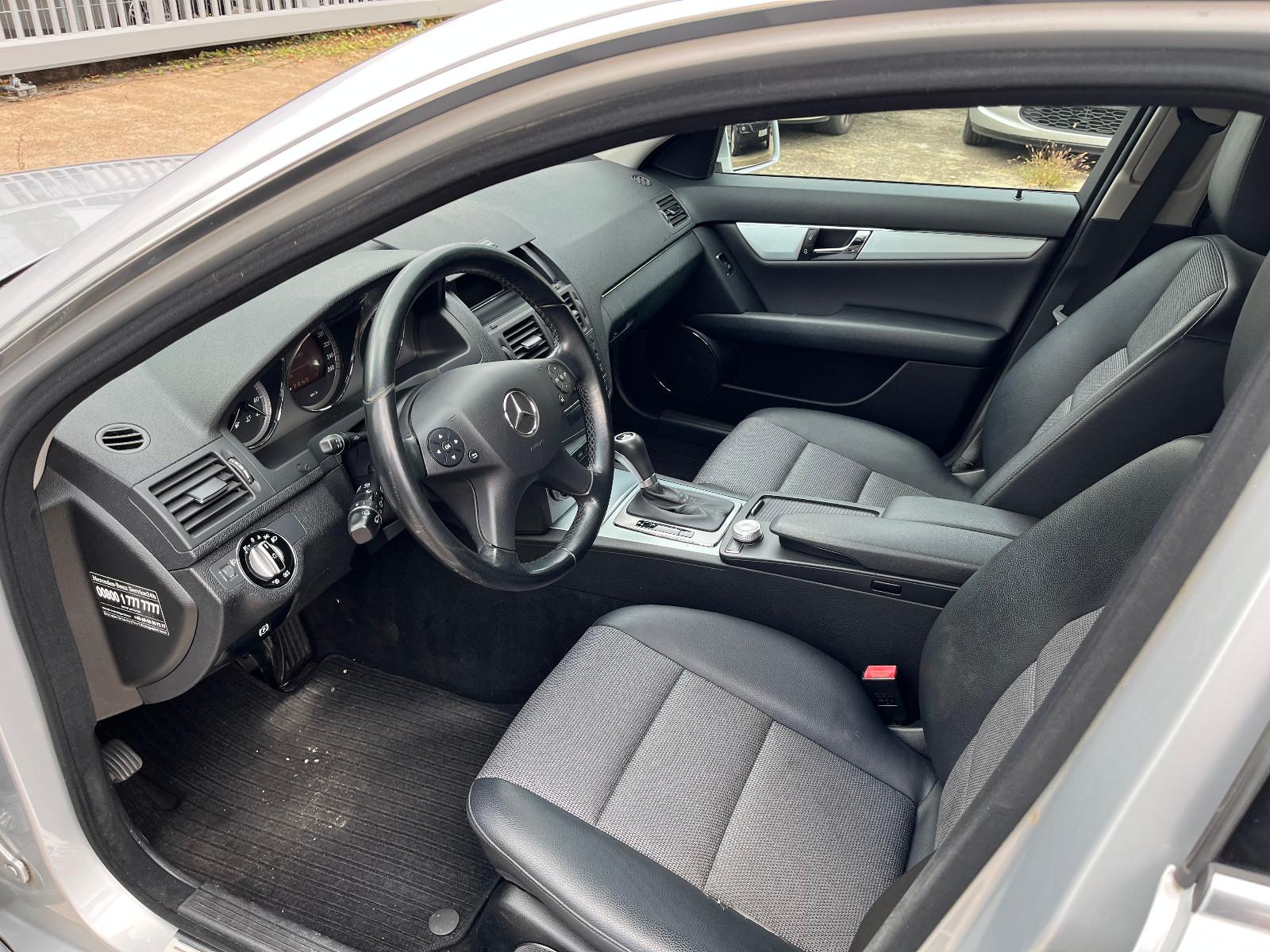 Mercedes-Benz C180 2010 — photo 9