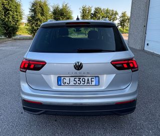 Volkswagen Tiguan - 5