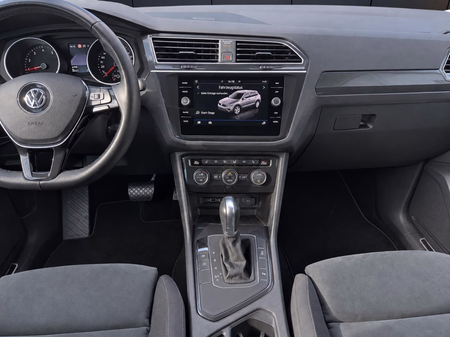 Volkswagen Tiguan Comfortline NAVI DSG ACC PDC SHZ LED