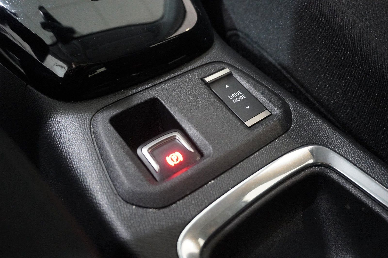 Fahrzeugabbildung Opel Corsa F 1.2T EDITION AT NAVI/LED/SPORT/TEMP/DAB+