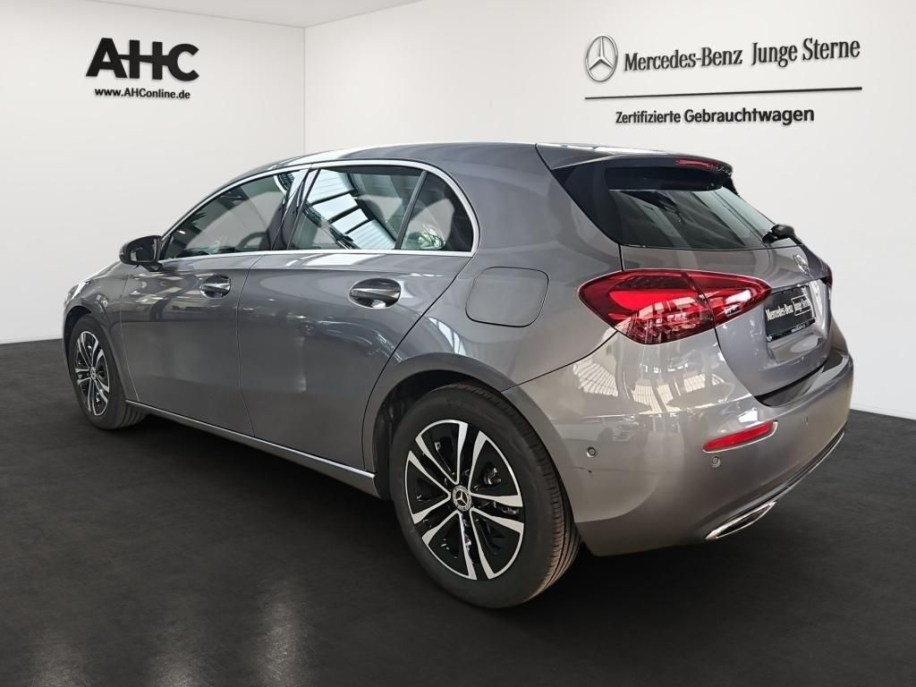 Fahrzeugabbildung Mercedes-Benz A 180 Progressive Navi KAM SpurH LED SHZ RDK