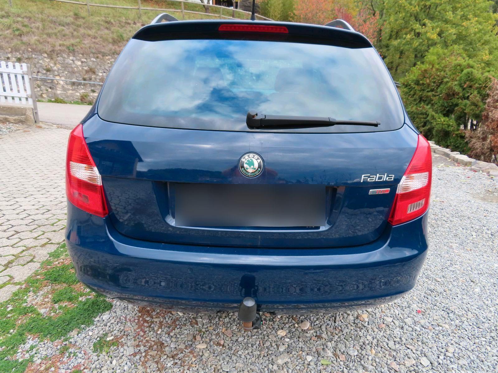 Skoda Fabia 2012 — engine 105 HP (77kW)