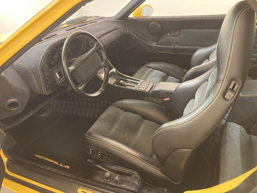 Porsche 928