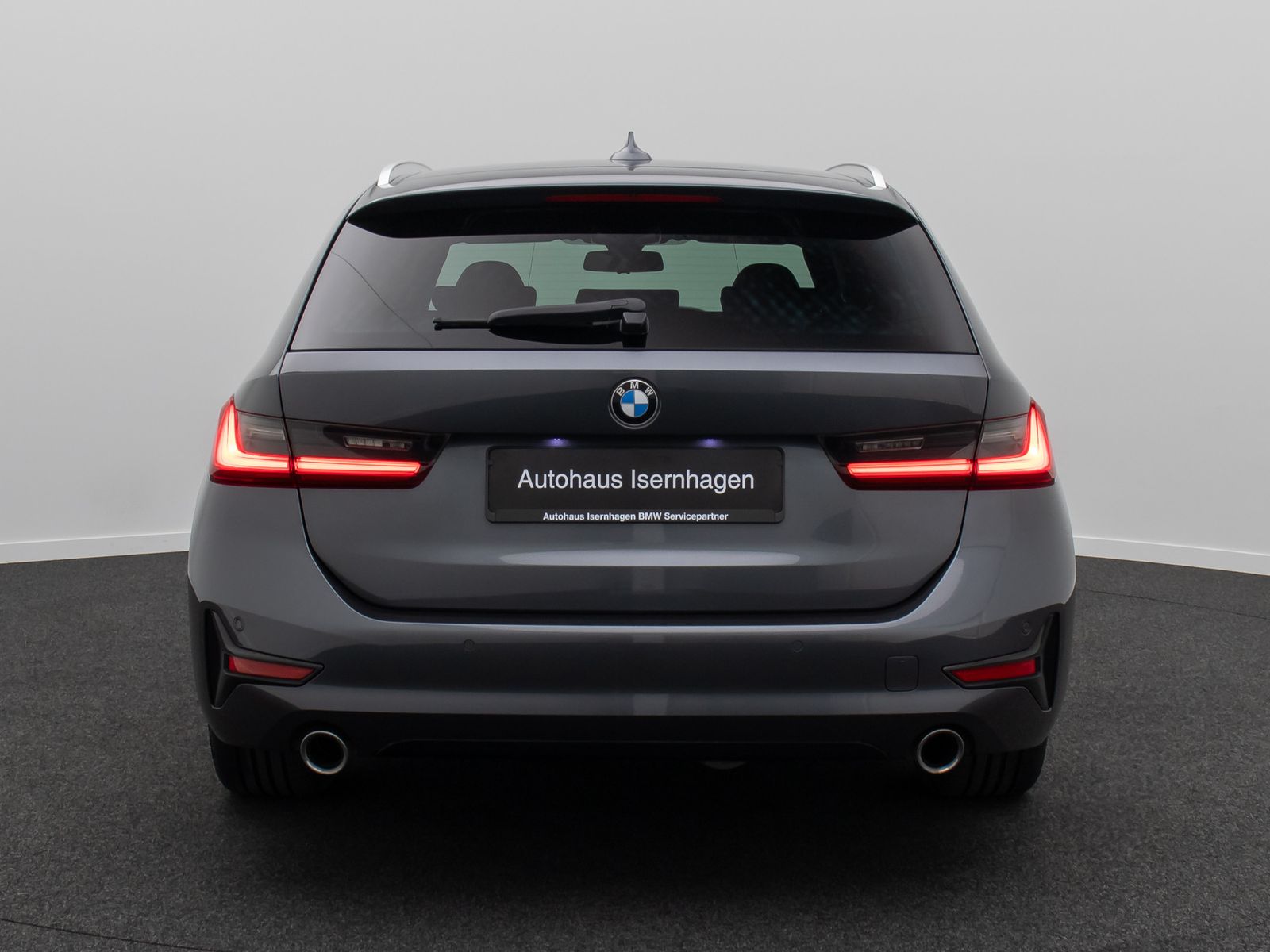 Fahrzeugabbildung BMW 320d Sport Line Alarm DAB AHK H/K Individual LED