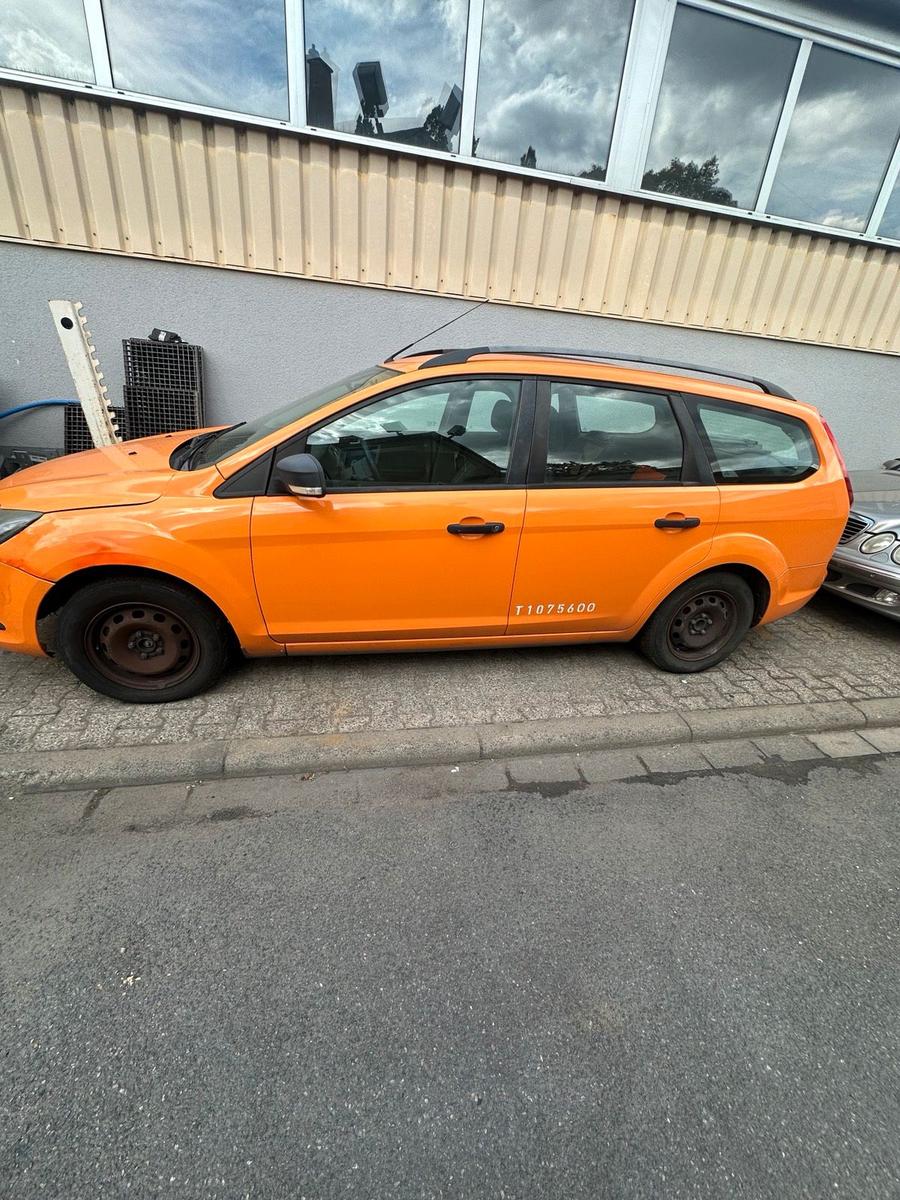 Ford Focus 2009 — вигляд ззаду