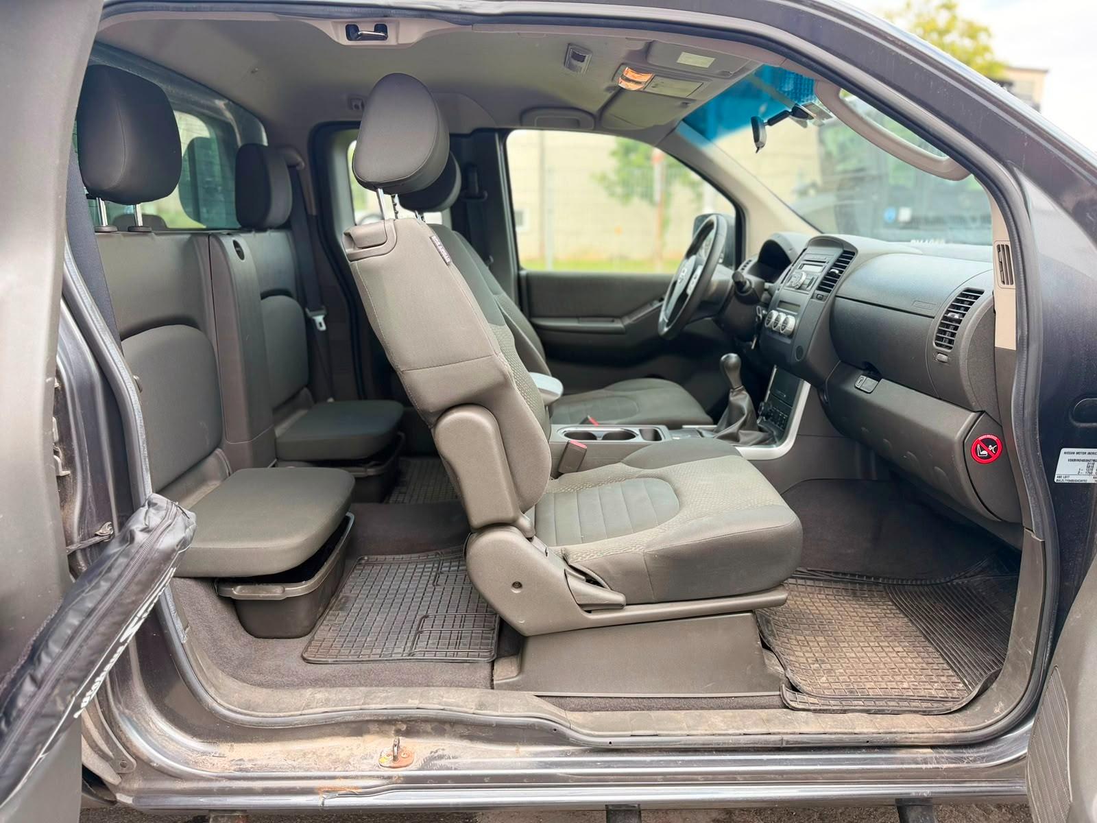 NISSAN NAVARA PICKUP KING CAB SE 4X4 | 190 ch | BVM | VOLANT EN CUIR