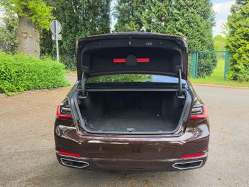 BMW 745 - 8
