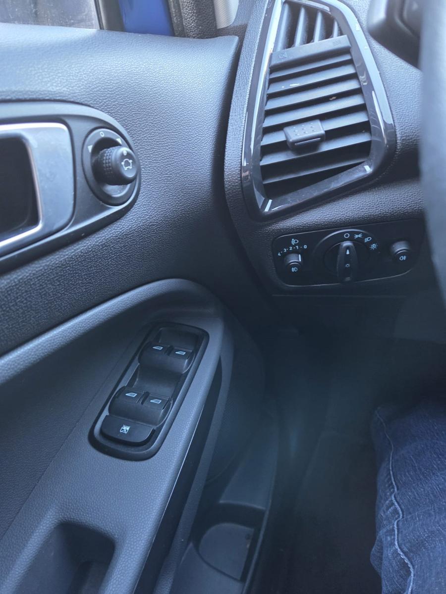 Ford EcoSport 2015 — photo 15