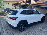 Mercedes-Benz GLA 220 d 4MATIC DCT -