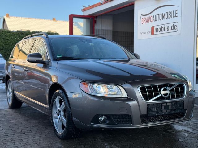 Volvo V70 Momentum/AUT./SCHIEBEDACH/LEDER/NAVI/XENON