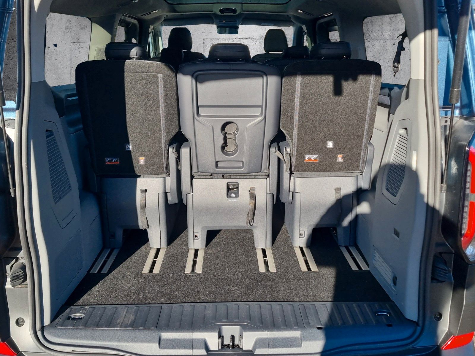 Fahrzeugabbildung Ford Tourneo Custom Bus 320 L2 Tourneo Active AWD