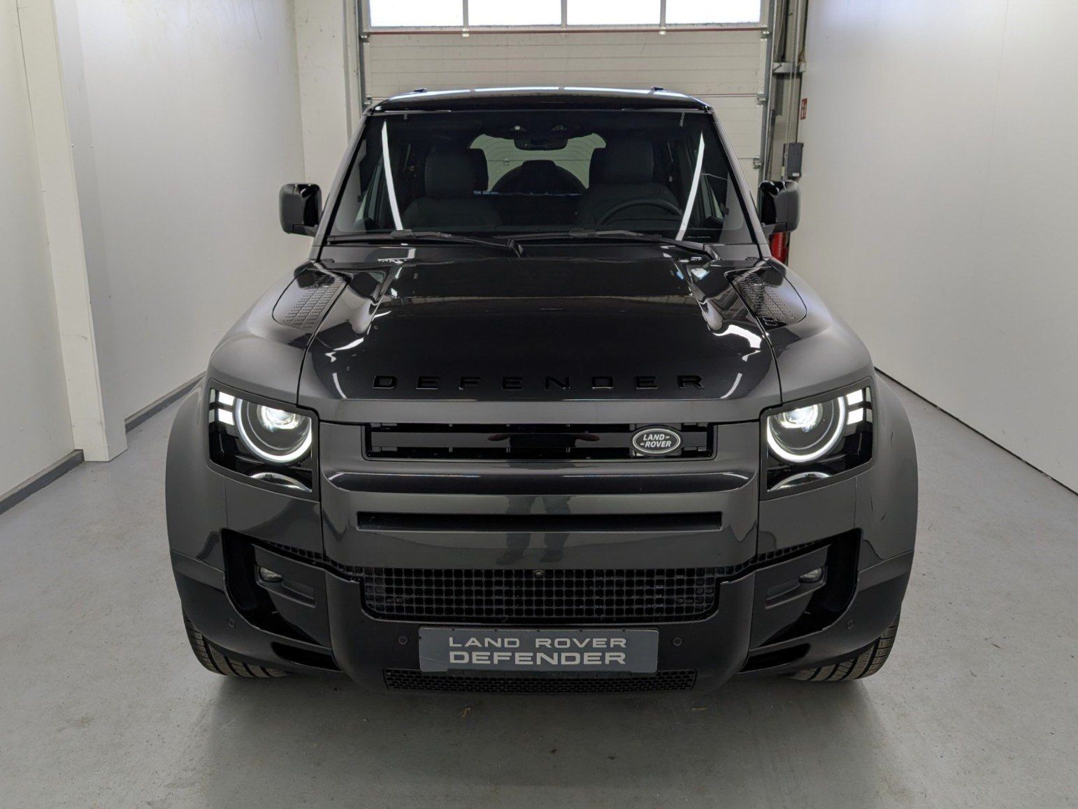 LAND ROVER Defender  D250 X-Dynamic SE AHK Pano – Bild 6