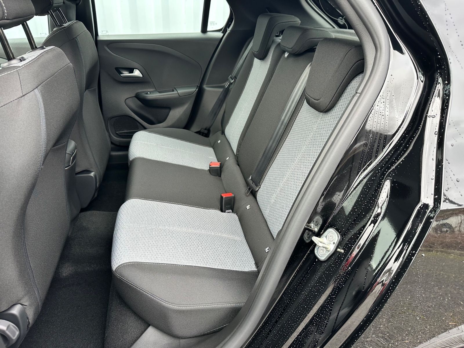 Fahrzeugabbildung Opel Corsa Edition 48V Hybrid Allw.*Sitzh.*Komfortp.
