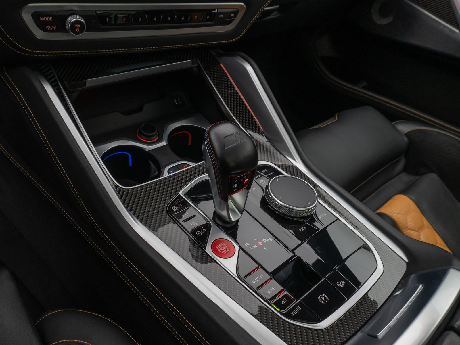 Fahrzeugabbildung BMW X5 M Competition Panoram 360°HUD B&W SoftCl VOLL