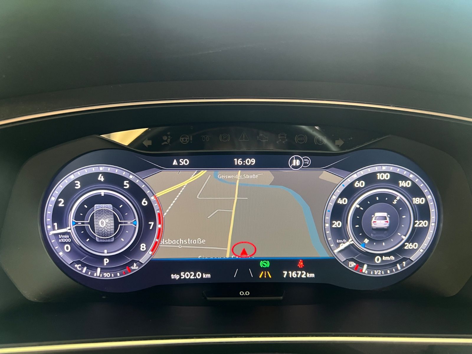 Fahrzeugabbildung Volkswagen Tiguan Highline 4Motion R line *HEAD-UP*MEMORY*