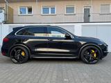 Porsche Cayenne Turbo 500ps V8 - Porsche Cayenne aus 2011: Turbo
