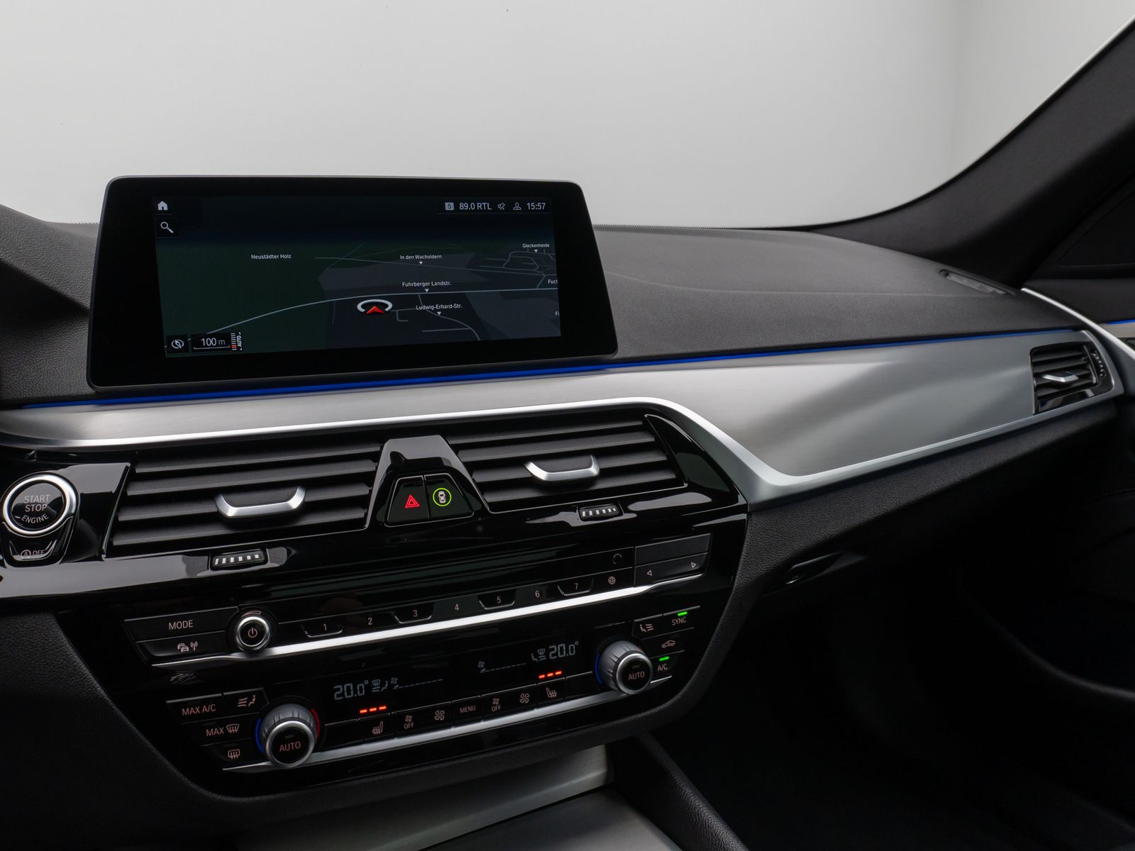 Fahrzeugabbildung BMW 520d Sport Line Kamera Panorama AHK HiFi Alarm