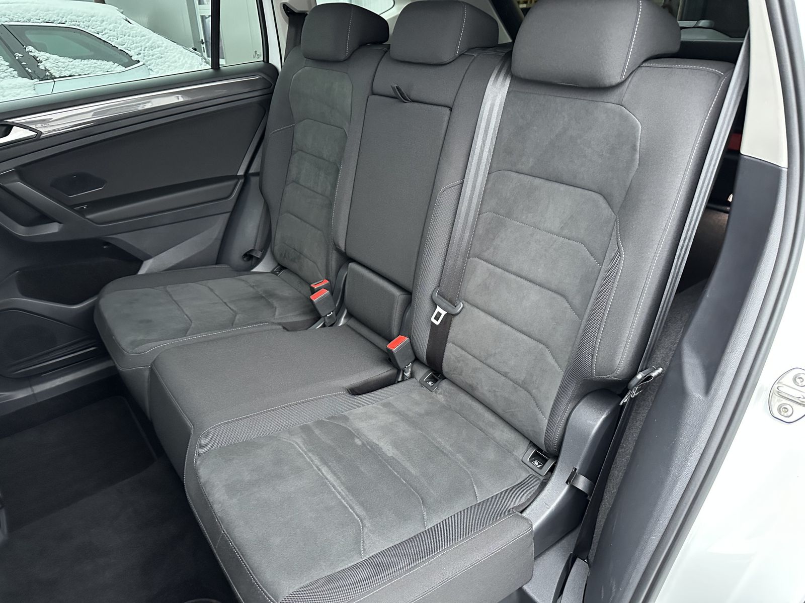 Fahrzeugabbildung Volkswagen Tiguan Allspace 4M R-Line HL NAV+LED+AHK+19ZOLL