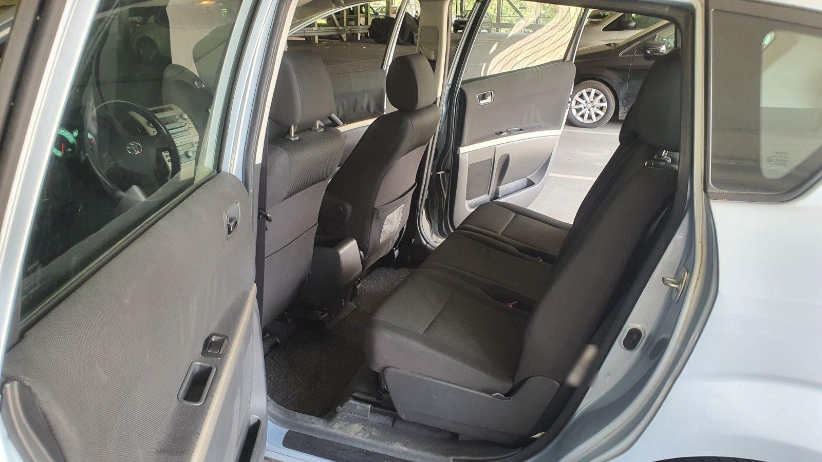 Toyota Corolla Verso 2005 — photo 11