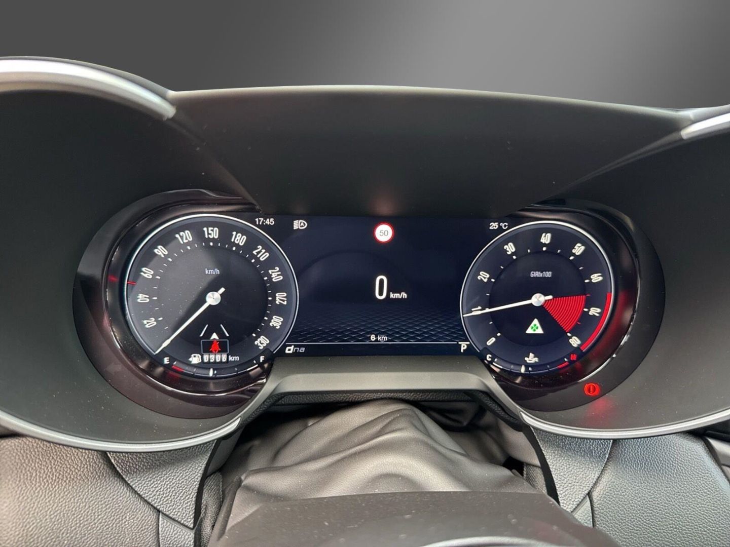 Fahrzeugabbildung Alfa Romeo Giulia Quadrifoglio 2.9 V6 Bi-Turbo