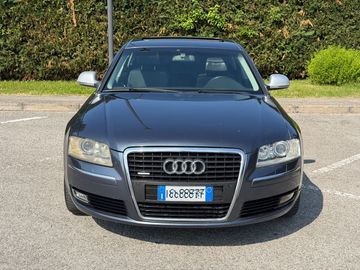 Audi A8 - 2