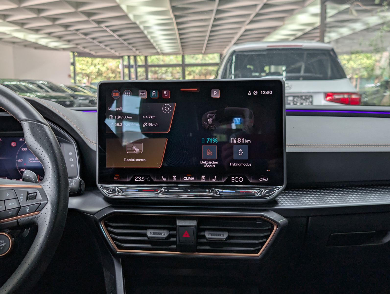 Fahrzeugabbildung CUPRA Leon 1.5 e-Hybrid ACC APP MATRIX EDGE SoH100%