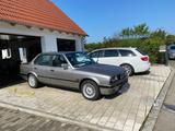 BMW 320 320 is Italo M3 - BMW 320 aus 1988: 320i