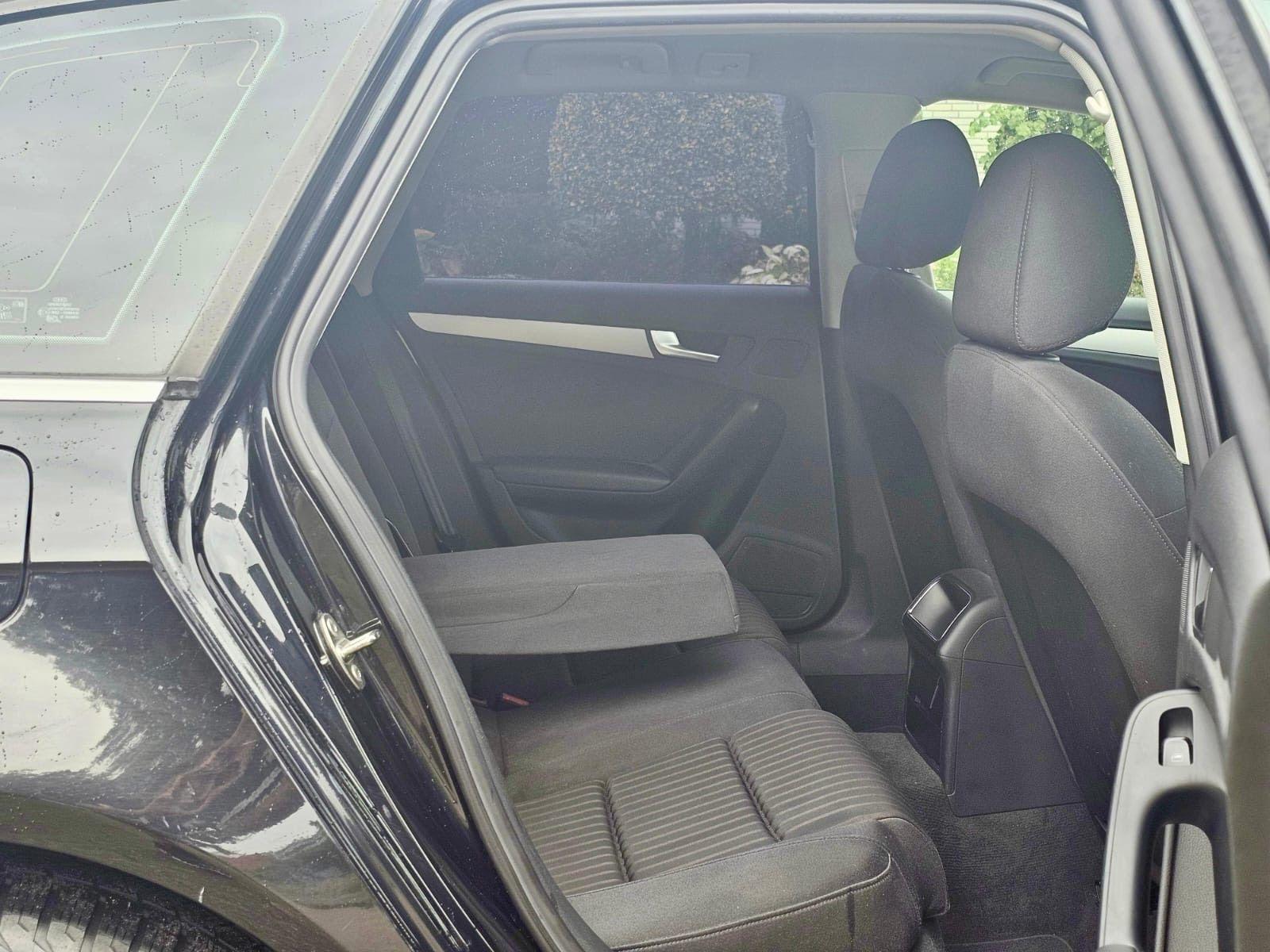 Audi A4 2009 — photo 9