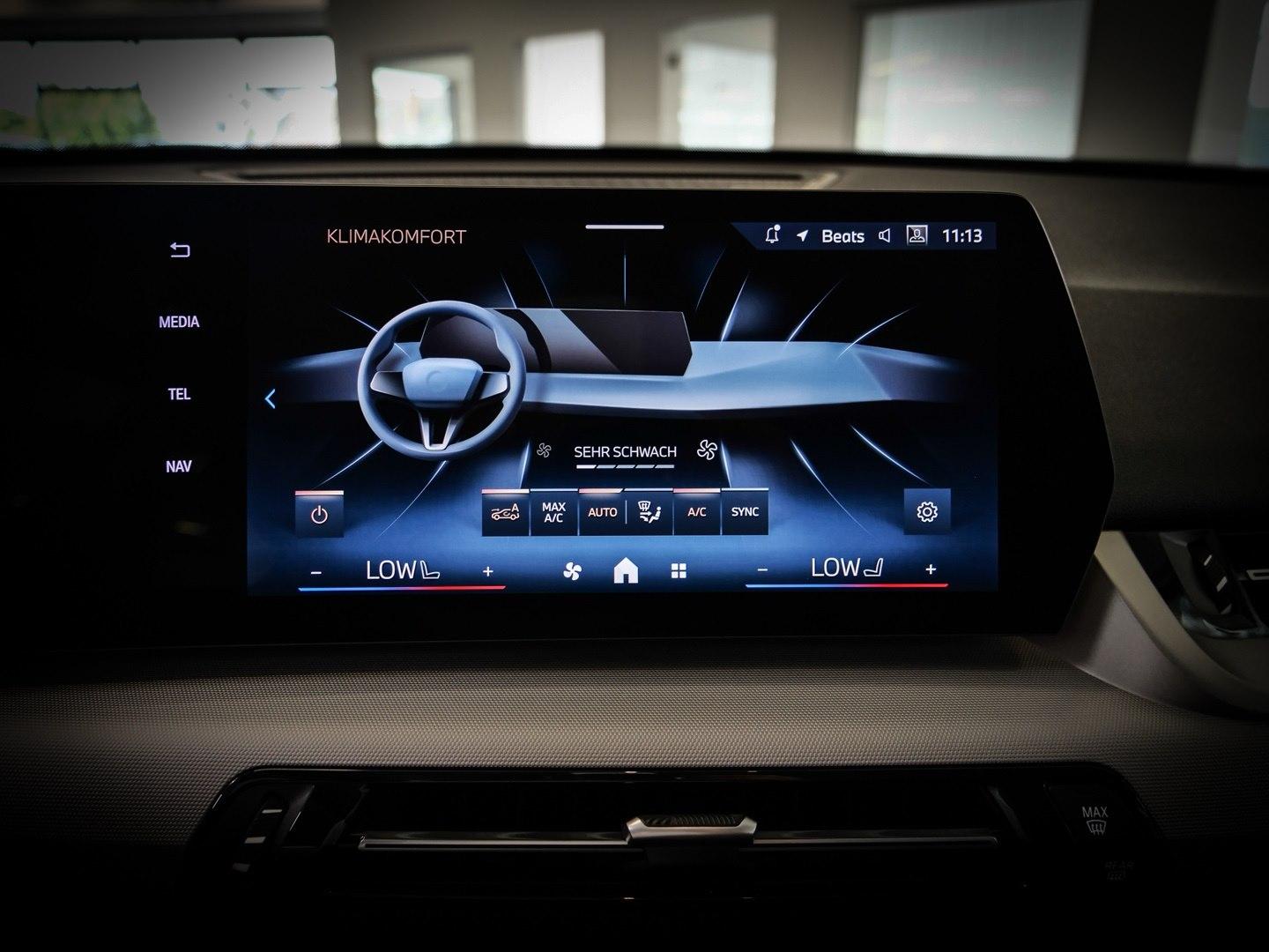 BMW X1 sDrive18d Aut Nav LED Parkass+RFK+PDC Shz 17", миниатюра 25