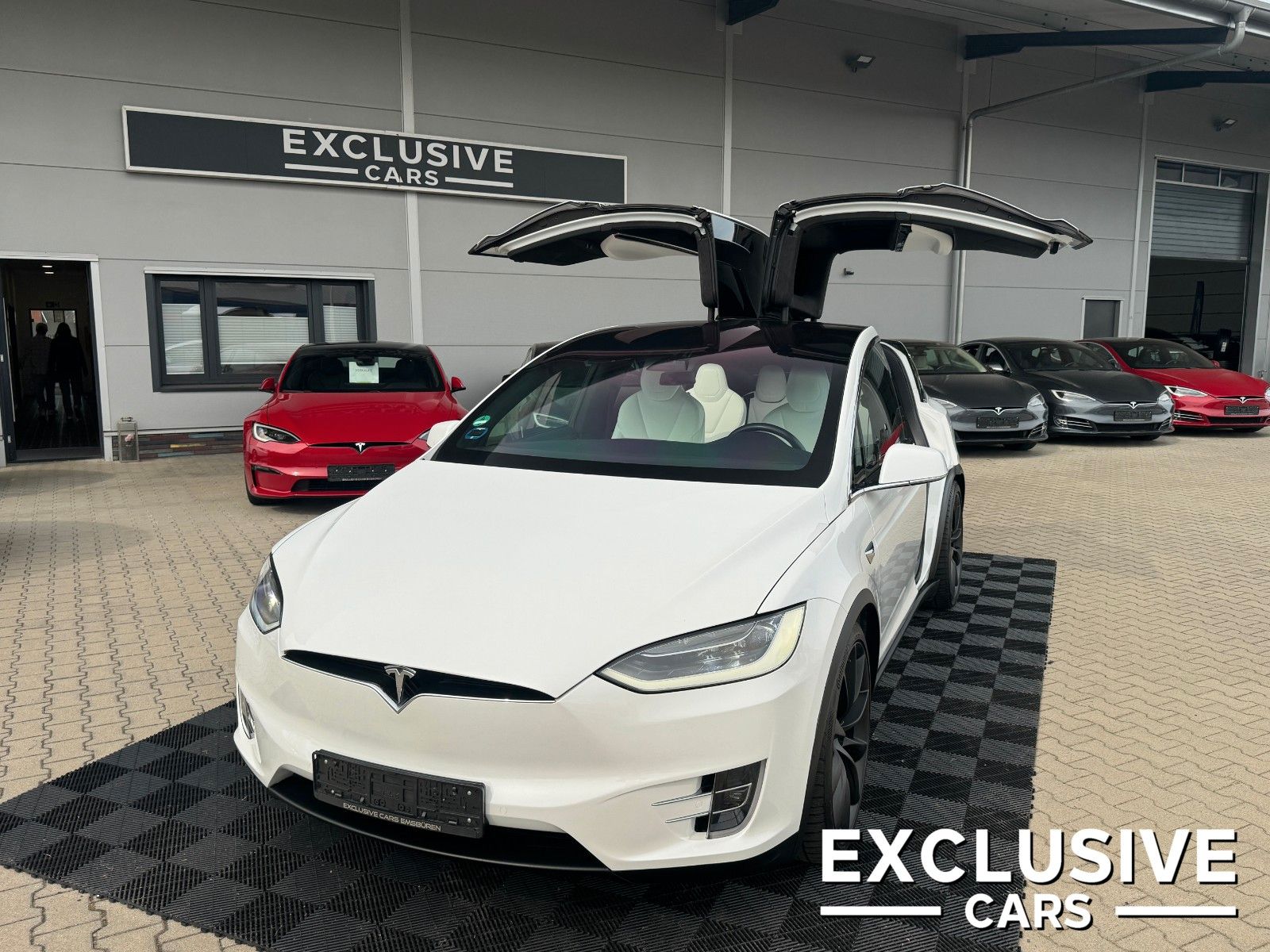 TESLA Model X