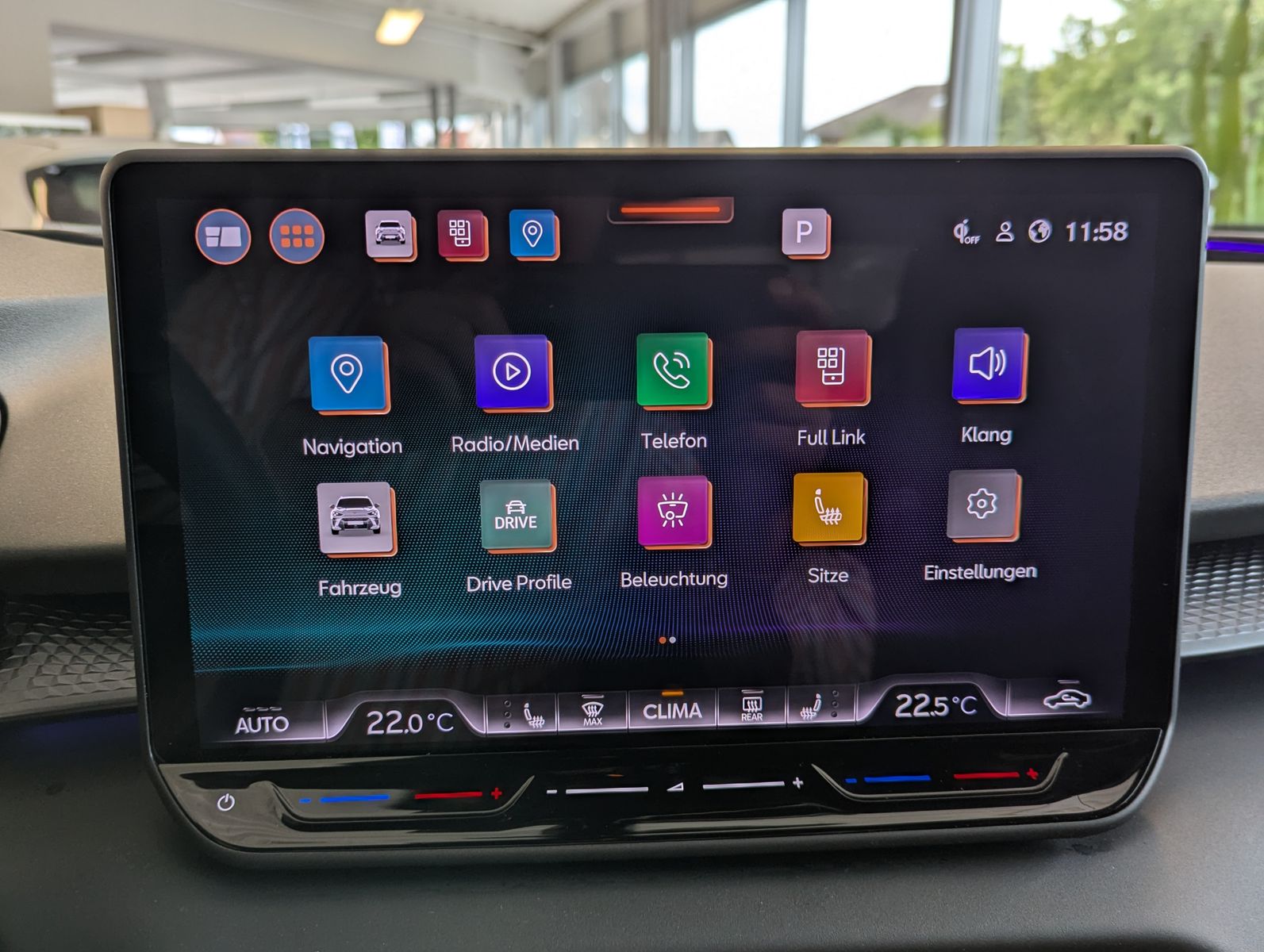 Fahrzeugabbildung CUPRA Terramar 1.5 TSI Tribe Senn Pano Matrix HUD AHK