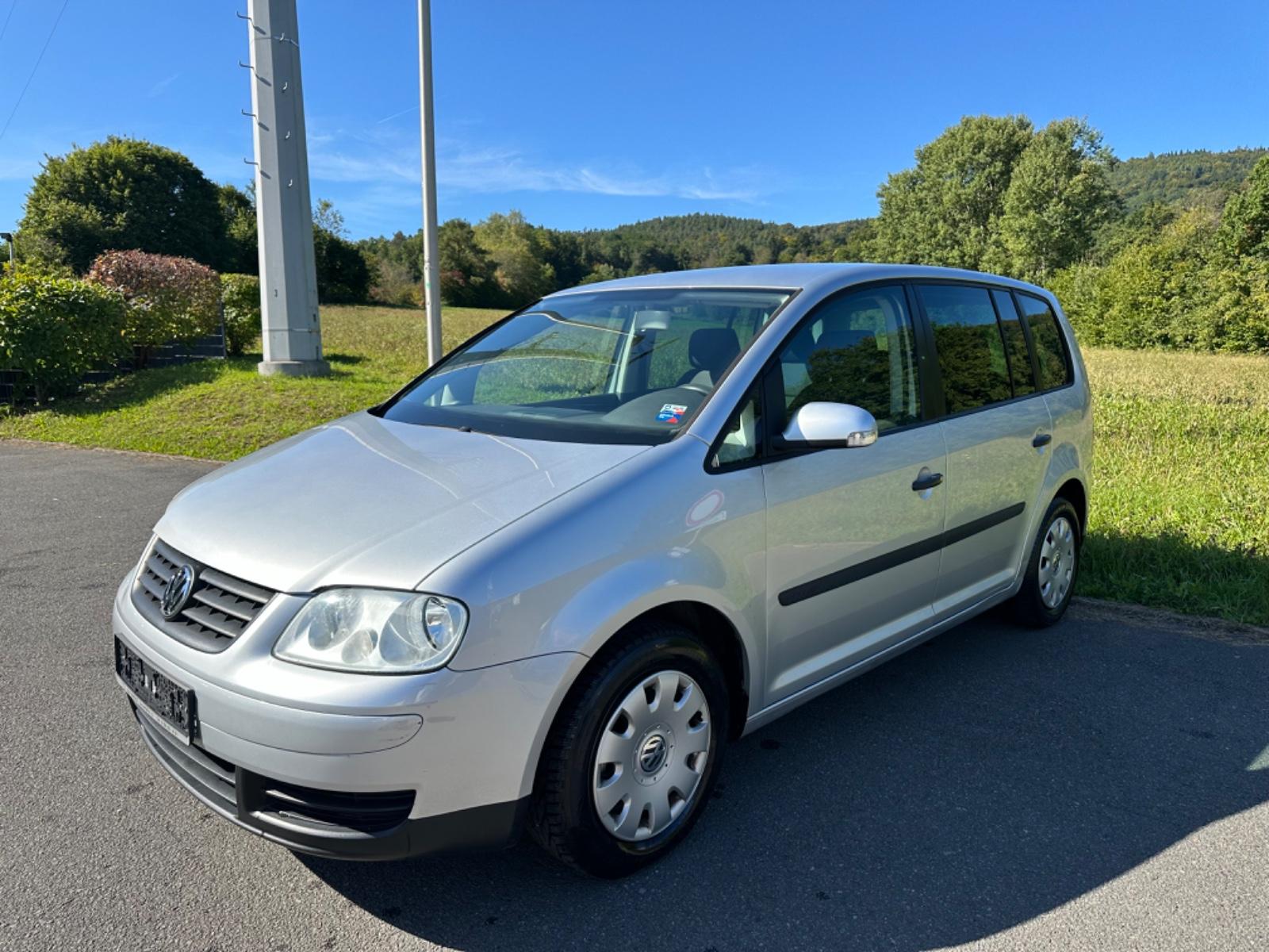 Volkswagen Touran 1.6 Trendline AHK HU/AU neu