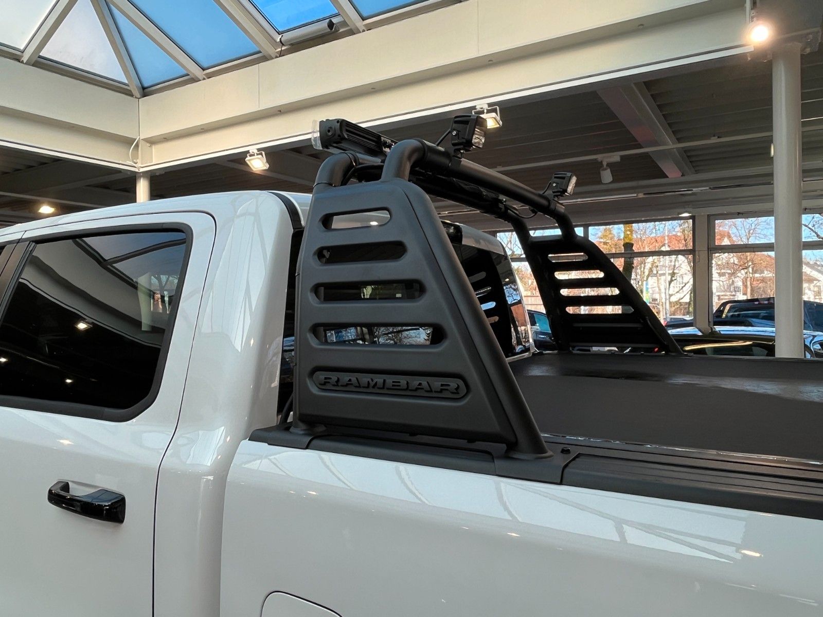 Fahrzeugabbildung Dodge RAM 1500 Limited Night "Arctic Warrior"