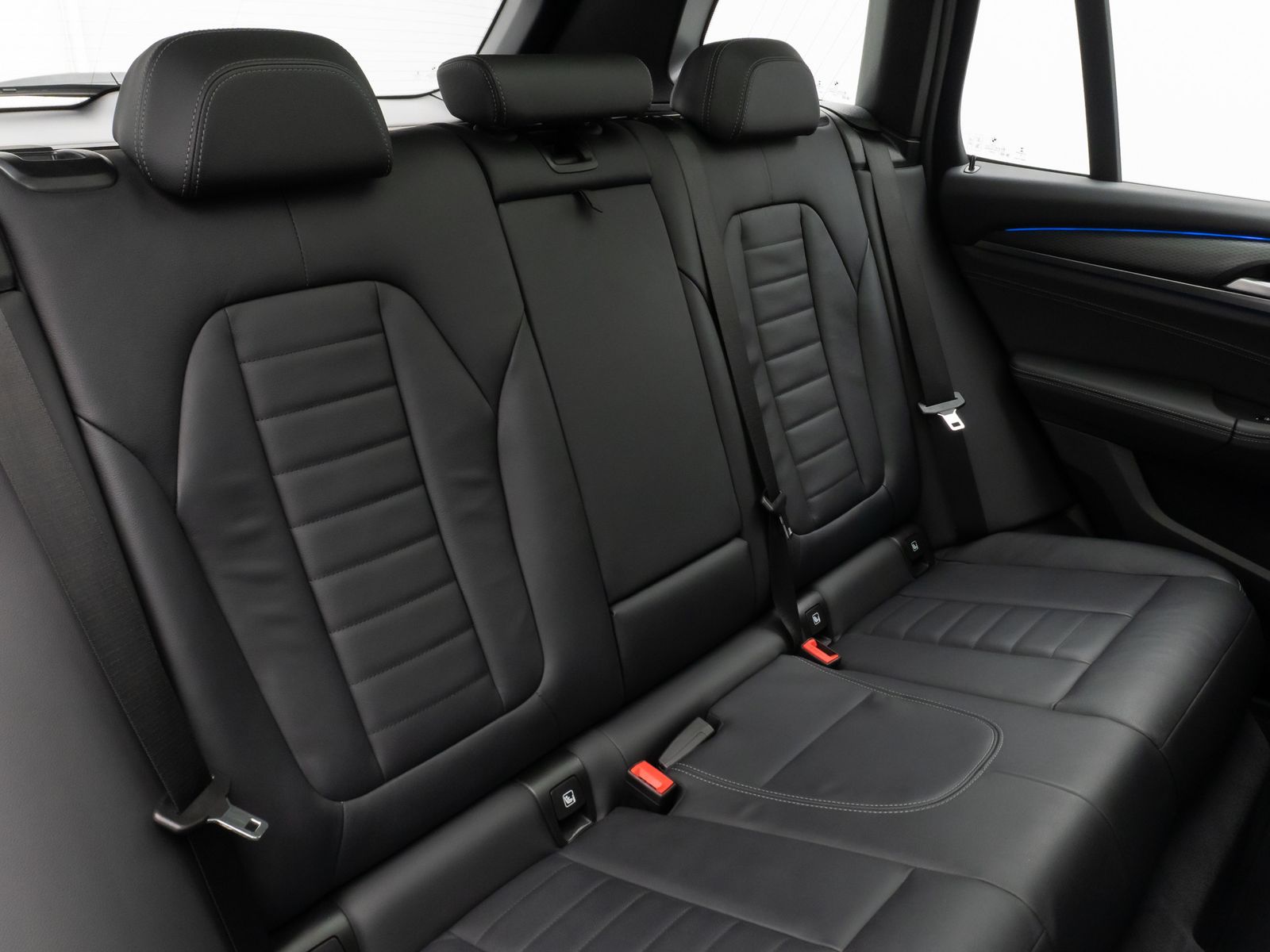 Fahrzeugabbildung BMW X3 xD20i M Sport Panorama 360°DAB HiFi Komfort