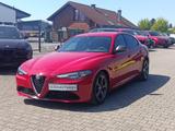 Alfa Romeo Giulia Super 2.0 #AssistenzPaket - rote Alfa Romeo Giulia