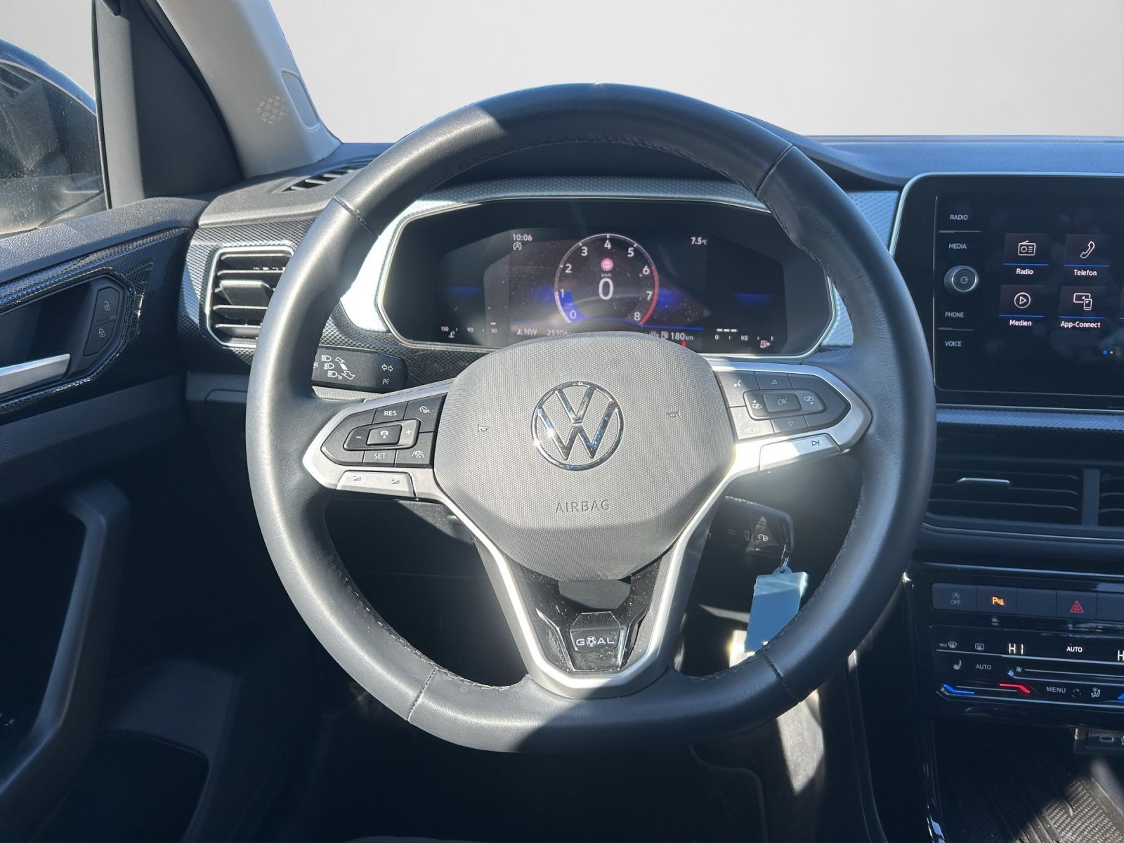 Volkswagen T-Cross - Bild 10
