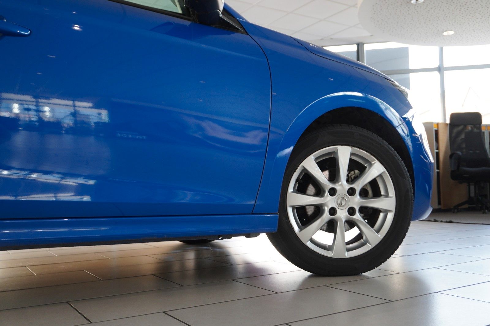 Fahrzeugabbildung Opel Corsa F 1.2 EDITION NAVI/KAMERA/TEMP./PDC/DAB+