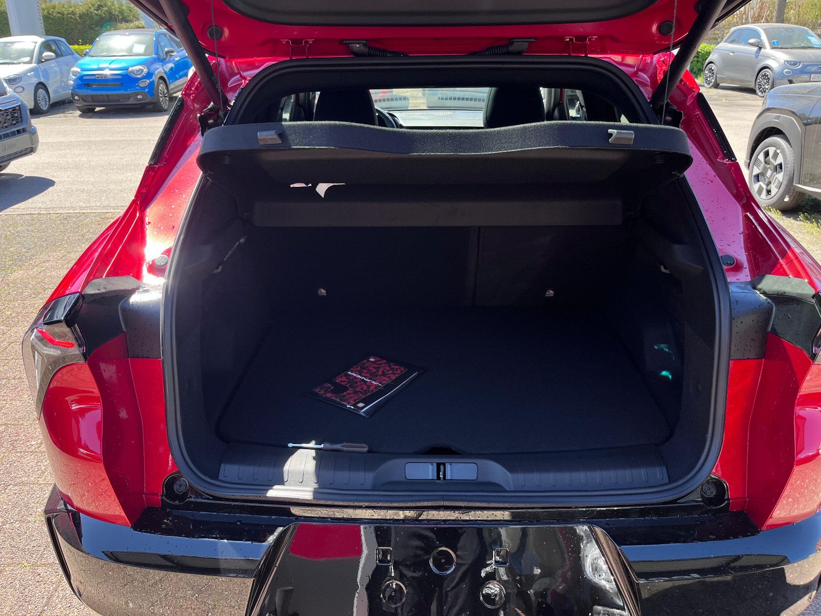 Fahrzeugabbildung Alfa Romeo Junior Ibrida 1.2 VGT 48V-Hybrid 107 kW ti