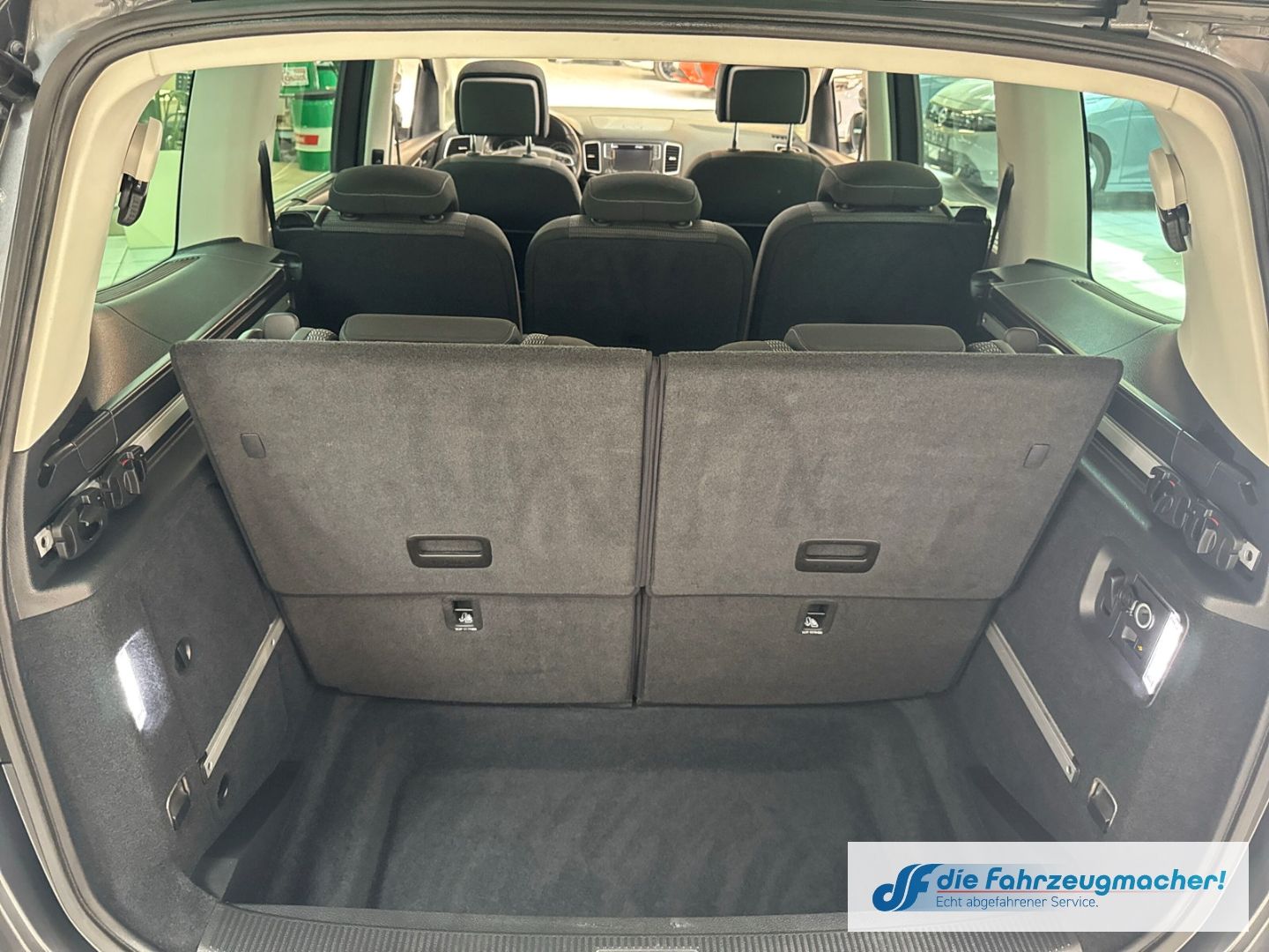 Fahrzeugabbildung SEAT Alhambra Xcellence 7-Sitzer AD AHK-klappbar Memo